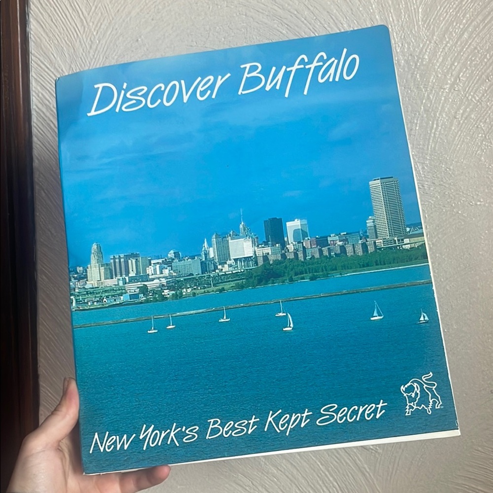 Vintage Discover Buffalo Binder